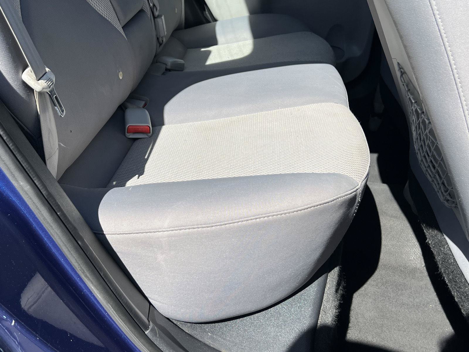Used 2010 Hyundai Accent GLS FWD image 17