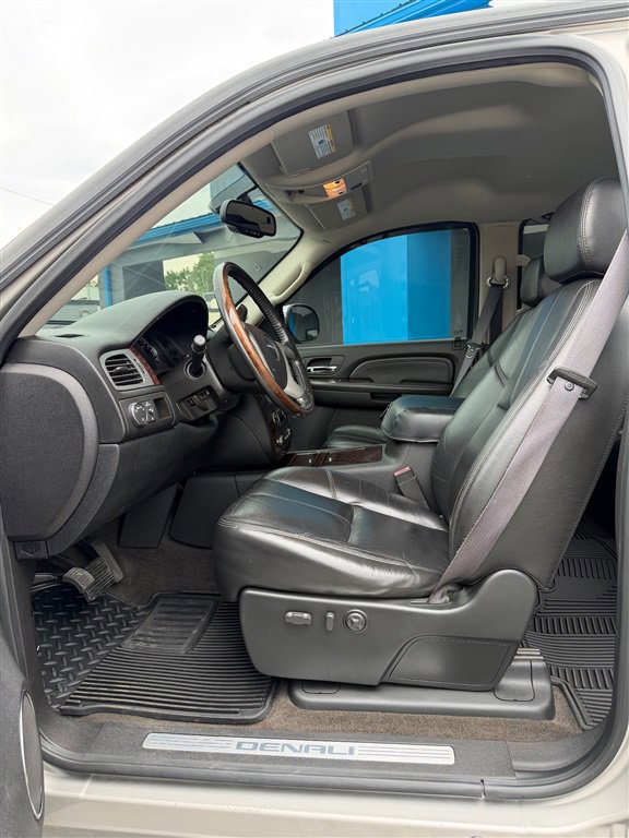 Used 2008 GMC Sierra 1500 Denali AWD/4WD image 16