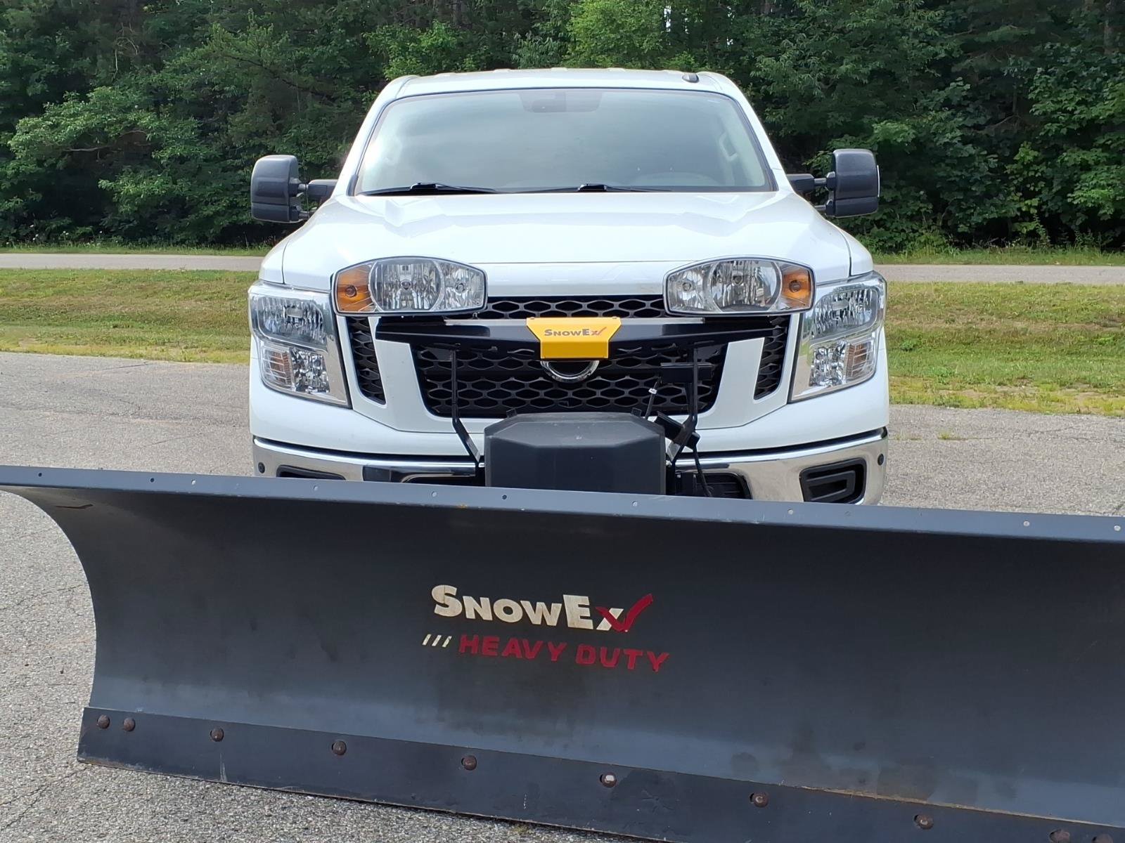 Used 2019 Nissan Titan SV w/ SV Convenience Package AWD/4WD image 2