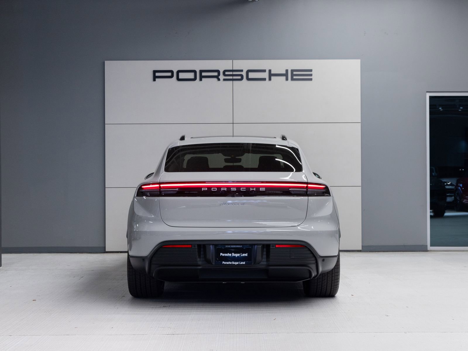 Certified 2026 Porsche Macan 4 Electric AWD/4WD image 6