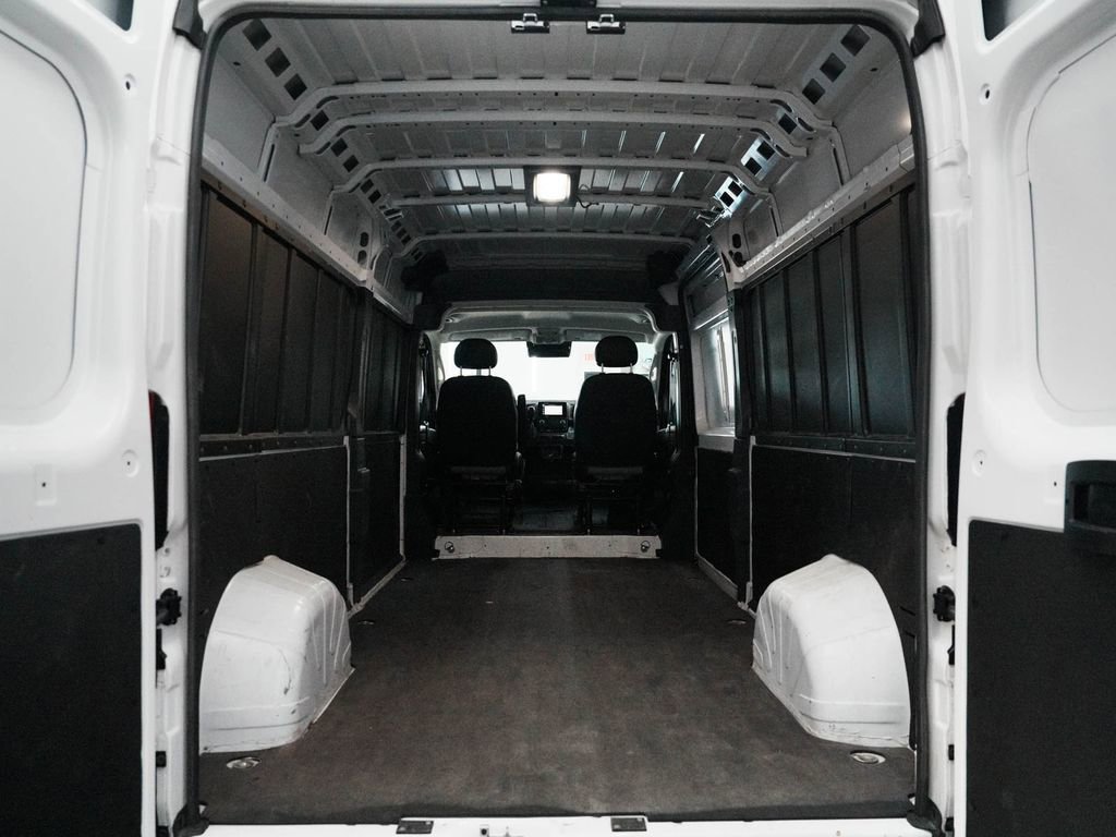 Used 2025 RAM ProMaster 2500 w/ Convenience Group FWD image 30