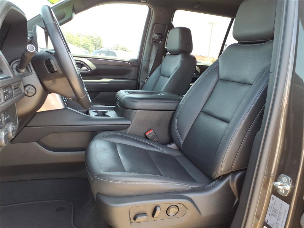 Used 2021 Chevrolet Tahoe Z71 w/ Luxury Package AWD/4WD image 17