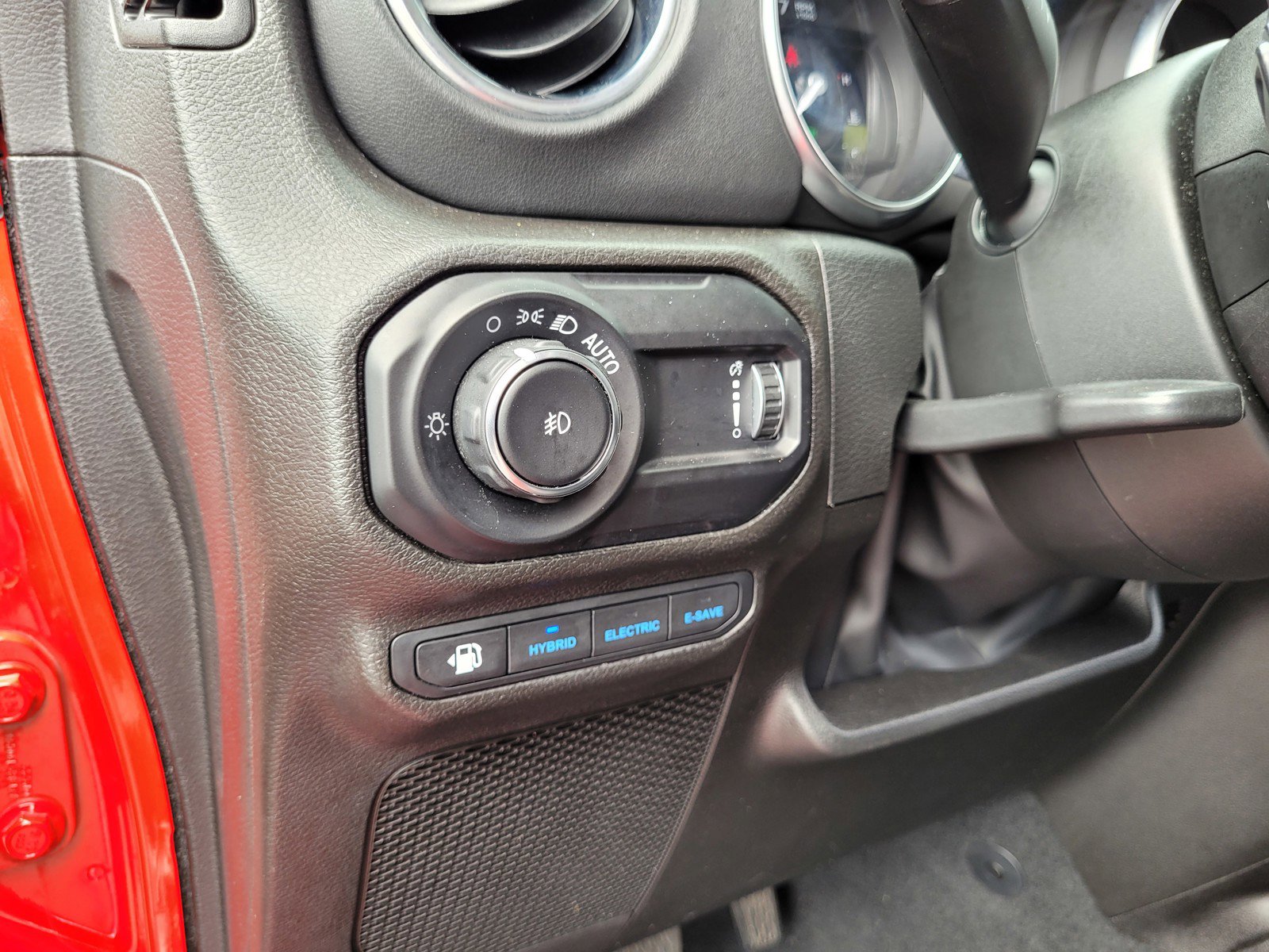 Used 2023 Jeep Wrangler Unlimited Sahara AWD/4WD image 25