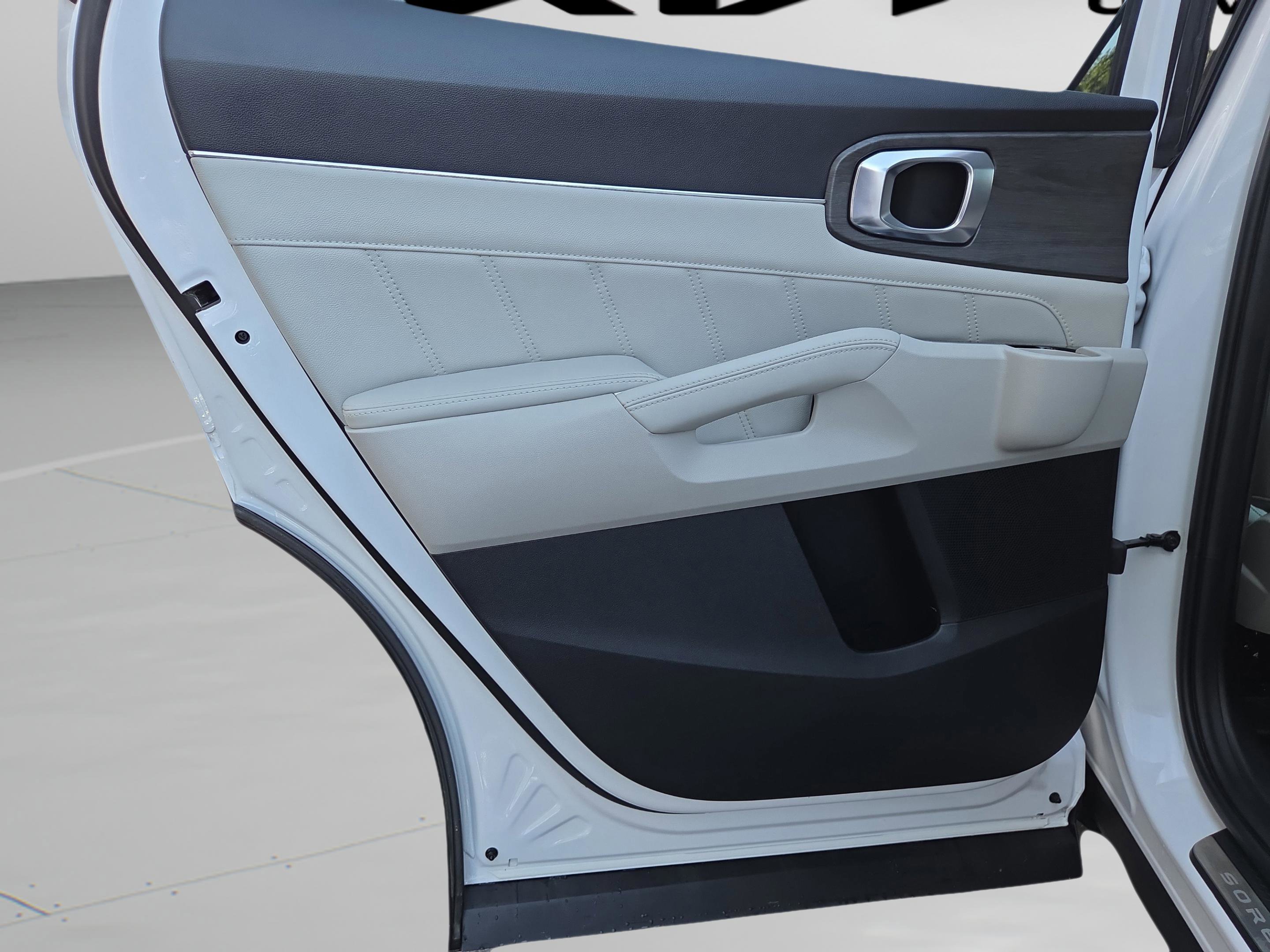 Used 2024 Kia Sorento SX image 17