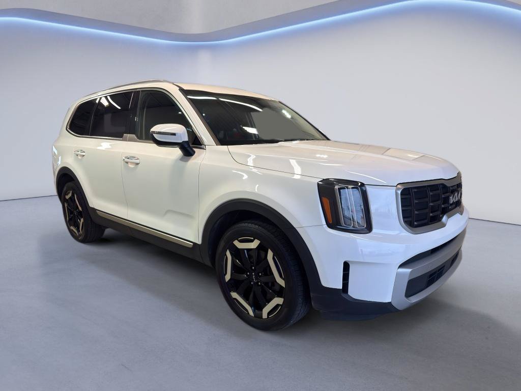 Used 2023 Kia Telluride S AWD/4WD image 1