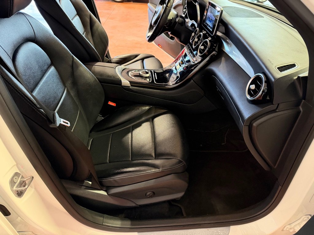 Used 2017 Mercedes-Benz GLC 300 4MATIC image 23