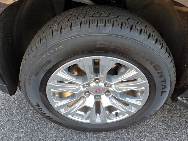 Used 2025 GMC Yukon Denali w/ Advanced Technology Package AWD/4WD image 15