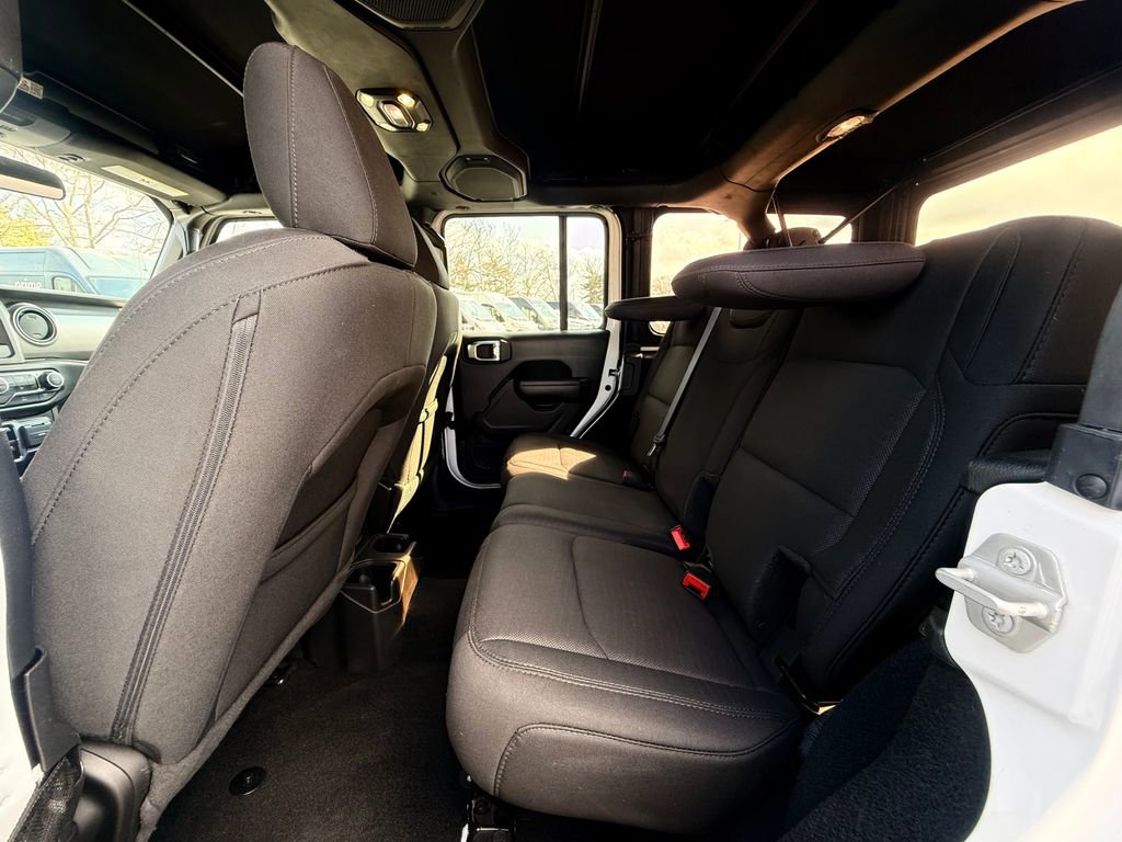 Used 2021 Jeep Wrangler Unlimited Sport image 17