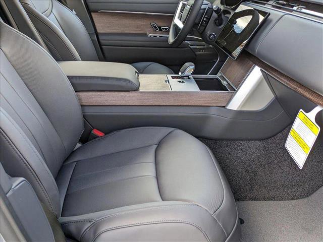 New 2025 Land Rover Range Rover SE image 18