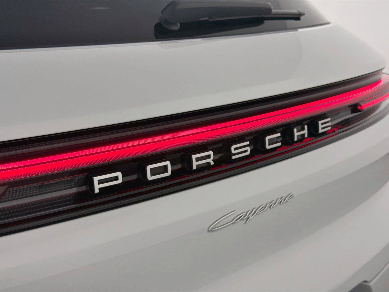 Certified 2026 Porsche Cayenne AWD/4WD image 17