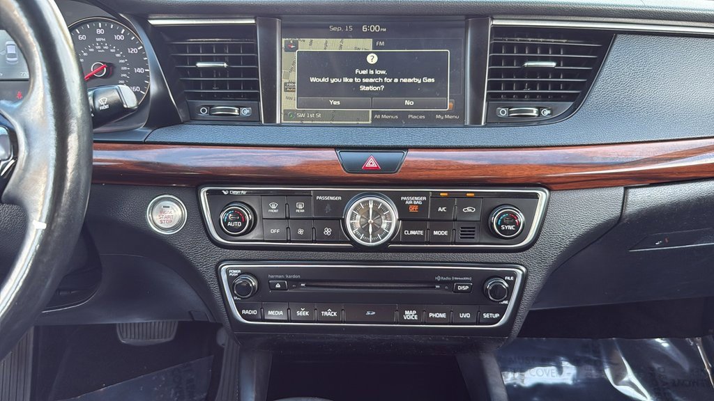 Used 2017 Kia Cadenza Premium w/ Luxury Package image 17