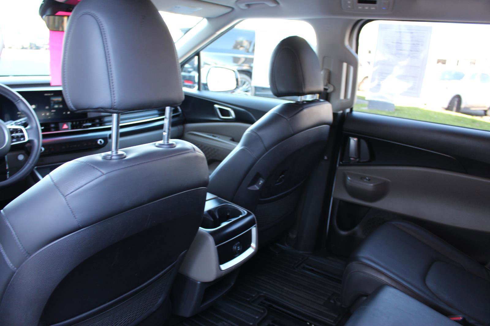 Certified 2025 Kia Carnival image 32