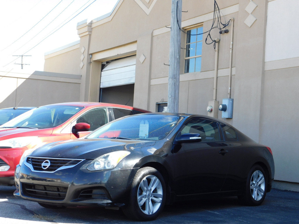Used 2010 Nissan Altima 2.5 S w/ Premium Pkg FWD image 9