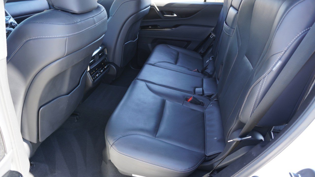 Used 2023 Lexus LX 600 4WD w/ Appearance Package image 33