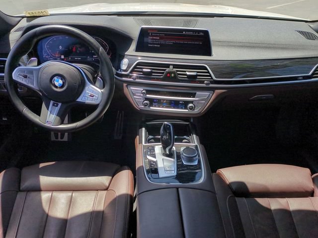 Used 2022 BMW 740i w/ M Sport Package RWD image 21