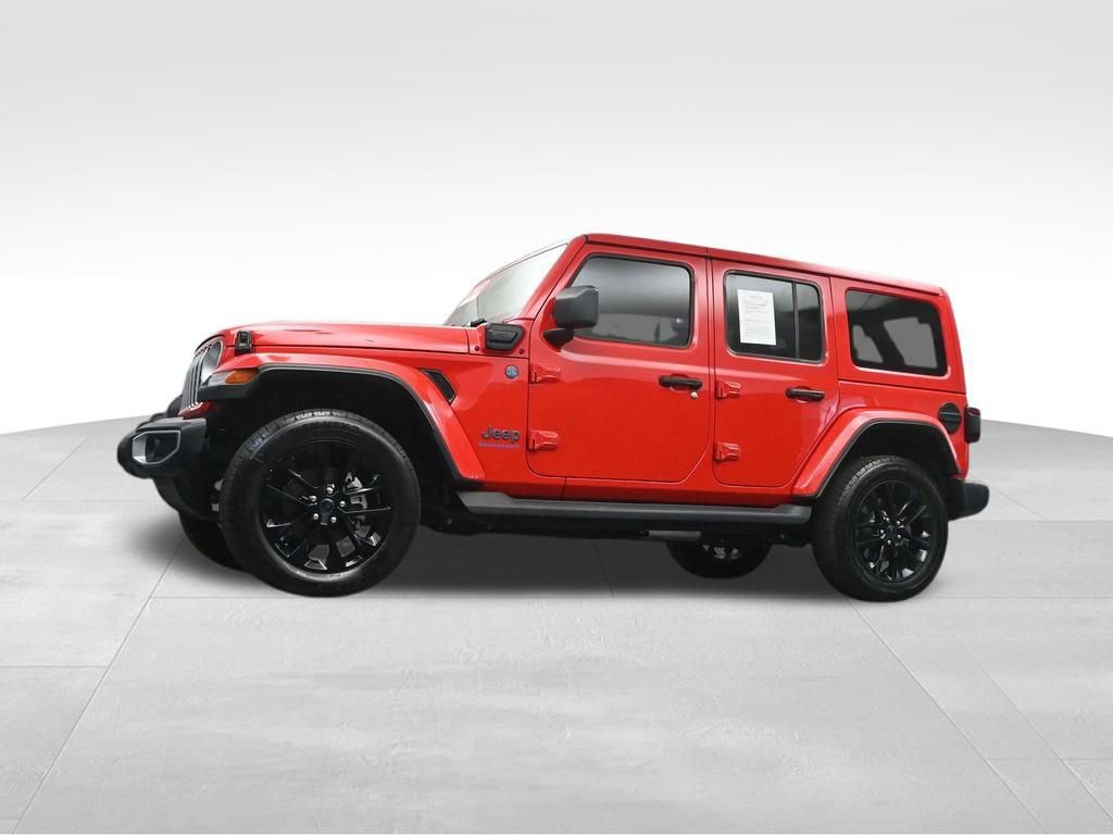 Used 2025 Jeep Wrangler Unlimited Sahara AWD/4WD image 25