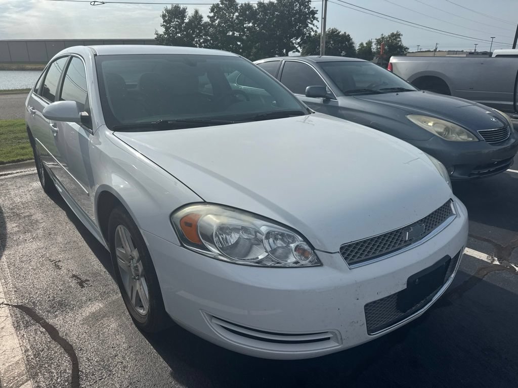 Used 2016 Chevrolet Impala LT FWD image 3