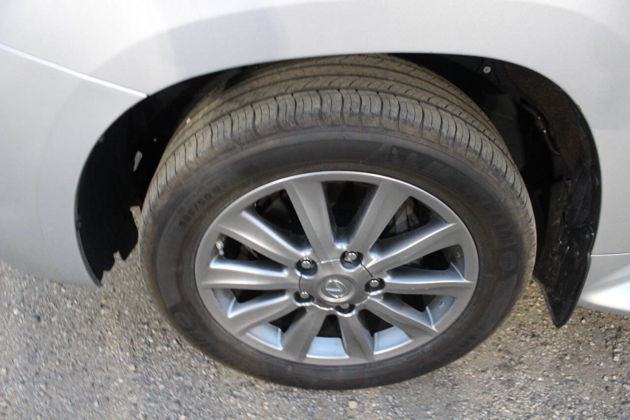 Used 2011 Lexus LX 570 4WD w/ Luxury Pkg image 32
