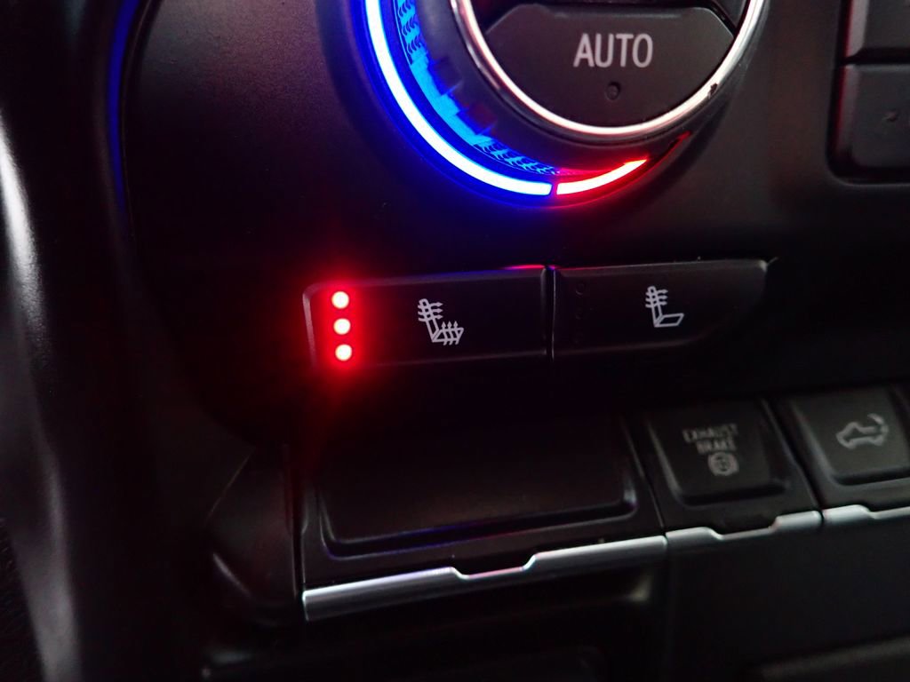 Used 2023 Chevrolet Silverado 2500 LT image 2