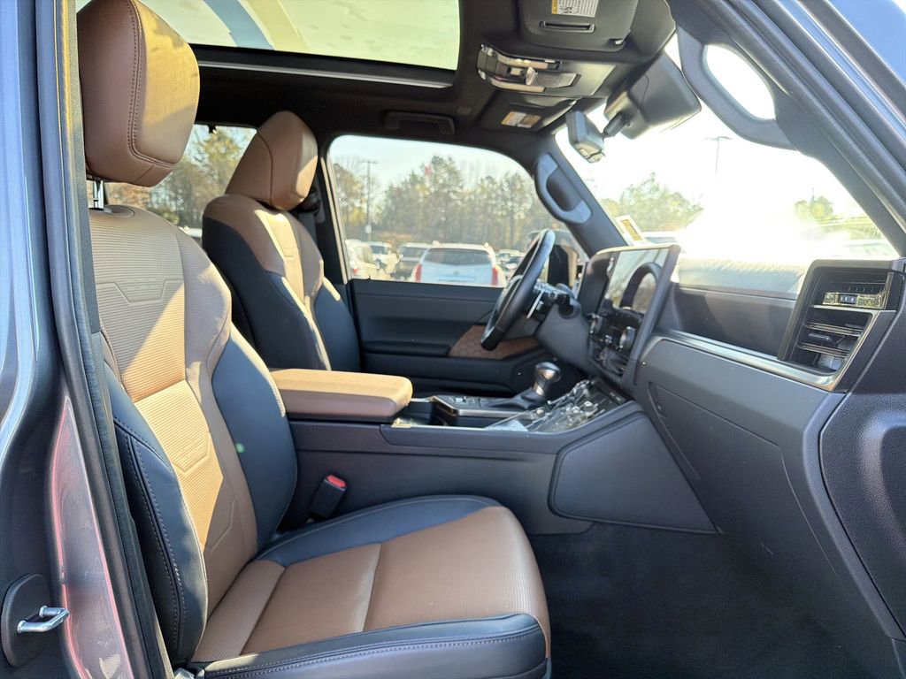 Used 2024 Lexus GX 550 w/ Accessory Package (Z1) AWD/4WD image 21