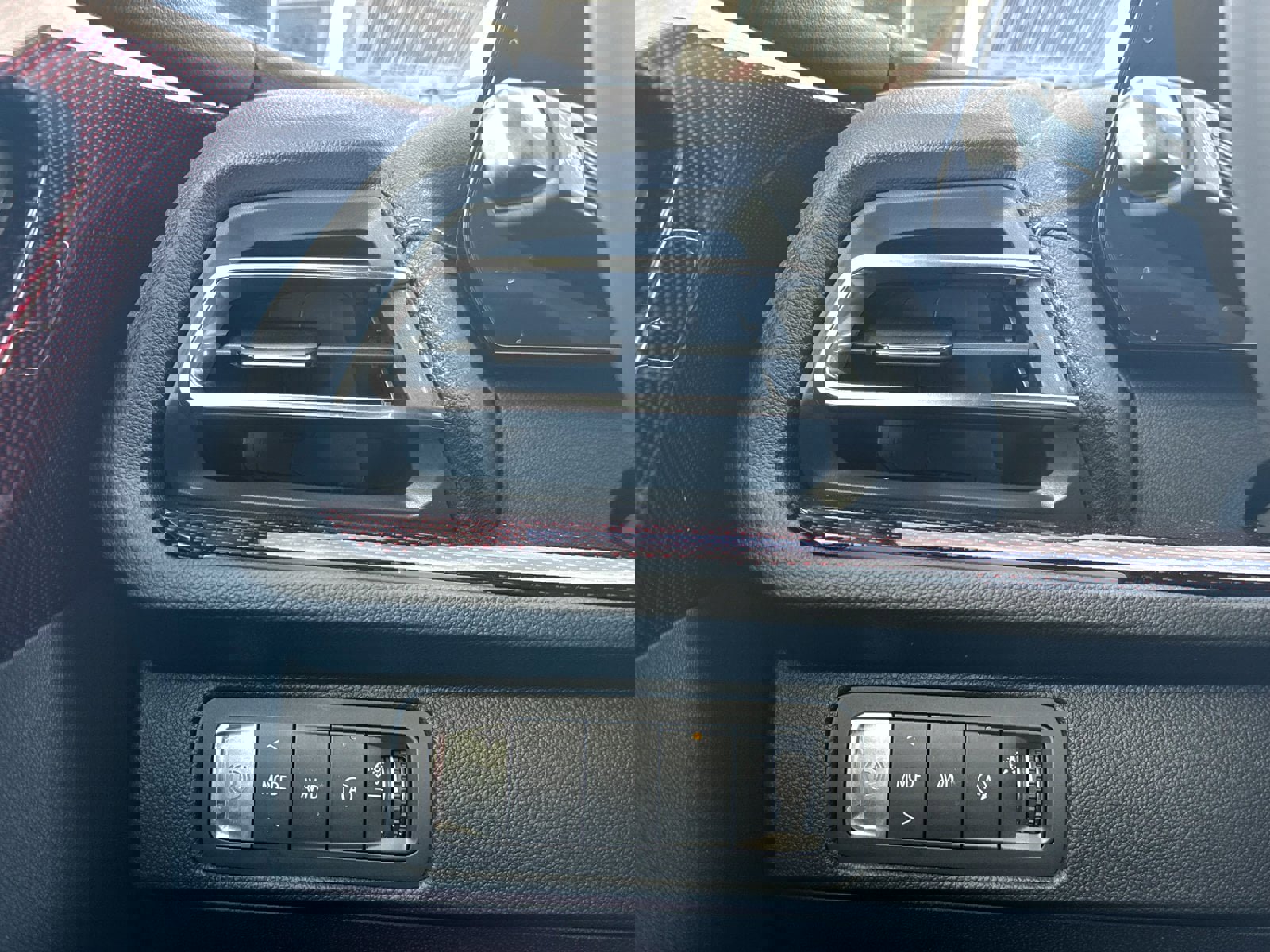 New 2026 Chevrolet Traverse Z71 w/ Enhanced Driving Package AWD/4WD image 52