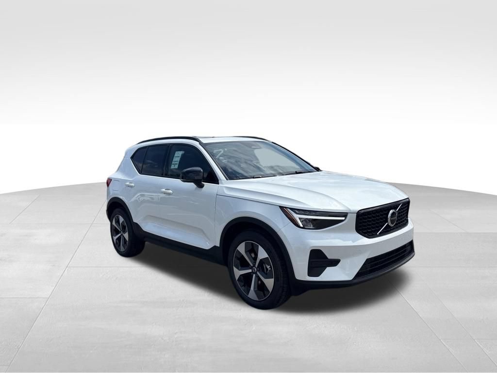 New 2026 Volvo XC40 B5 Core w/ Protection Package Premier AWD/4WD image 7