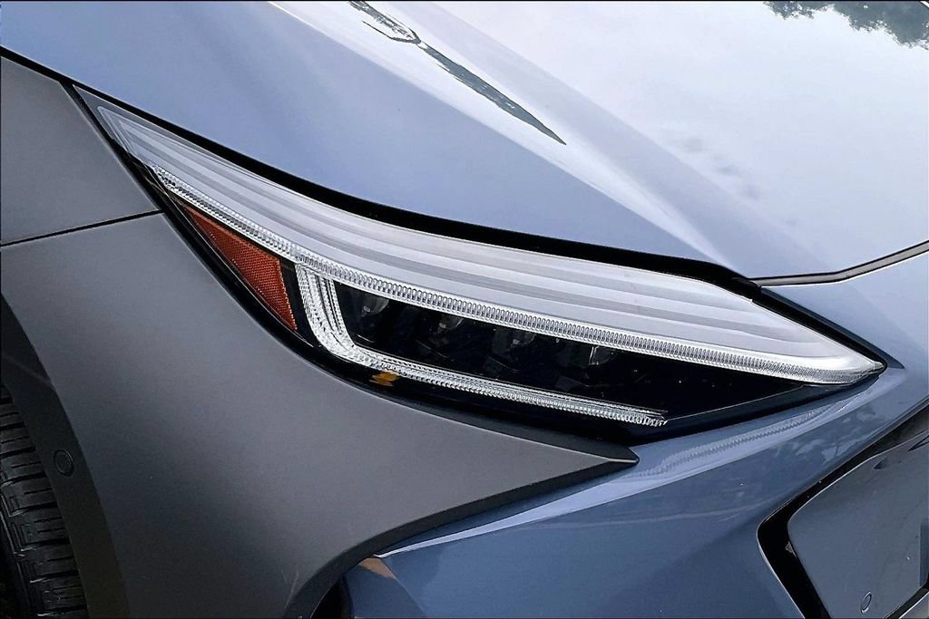 Certified 2023 Subaru Solterra AWD image 32