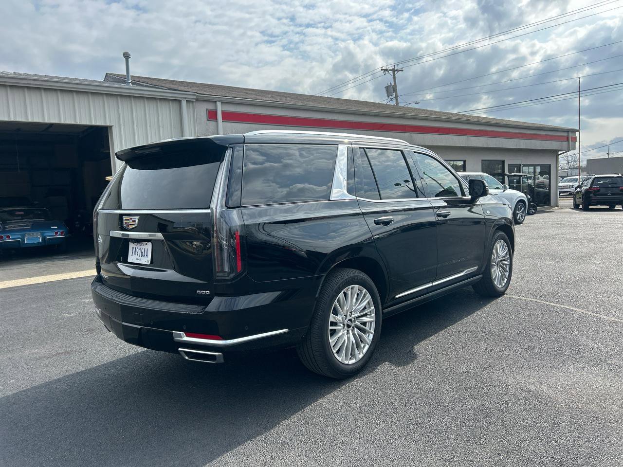 Used 2025 Cadillac Escalade Premium Luxury w/ Touring Package image 5