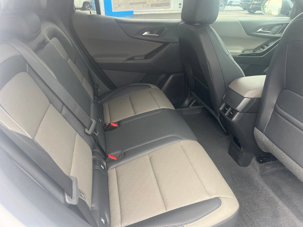 New 2026 Chevrolet Equinox LT w/ Convenience Package II FWD image 31