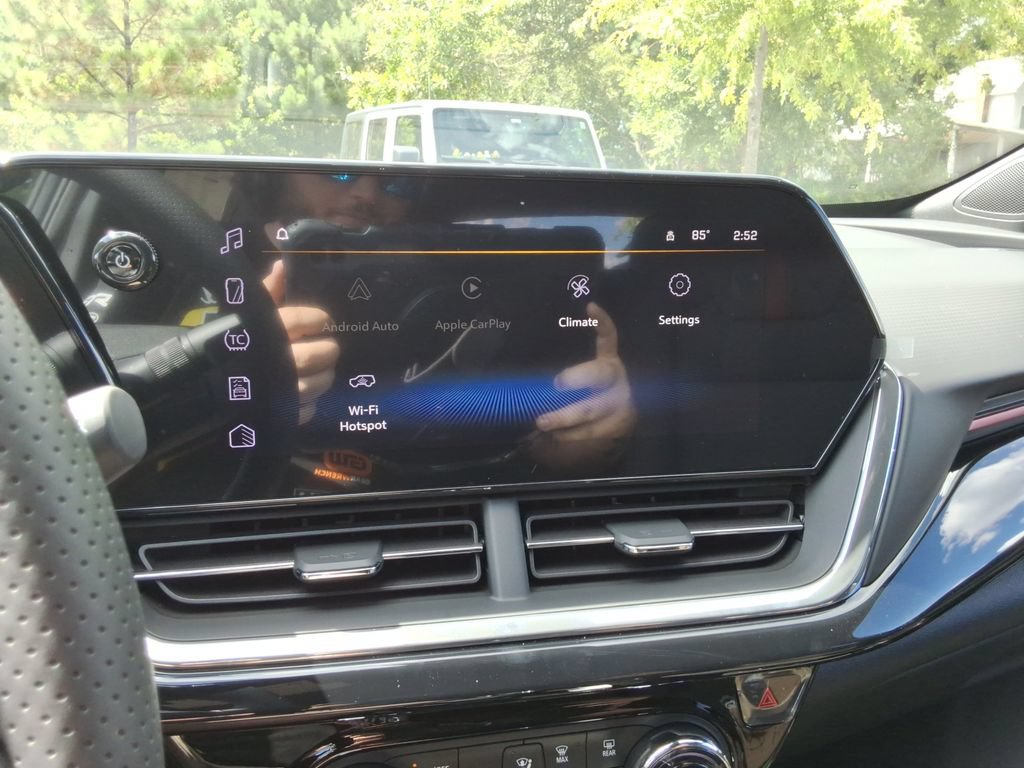 New 2026 Chevrolet Trax RS w/ Sunroof Package FWD image 28