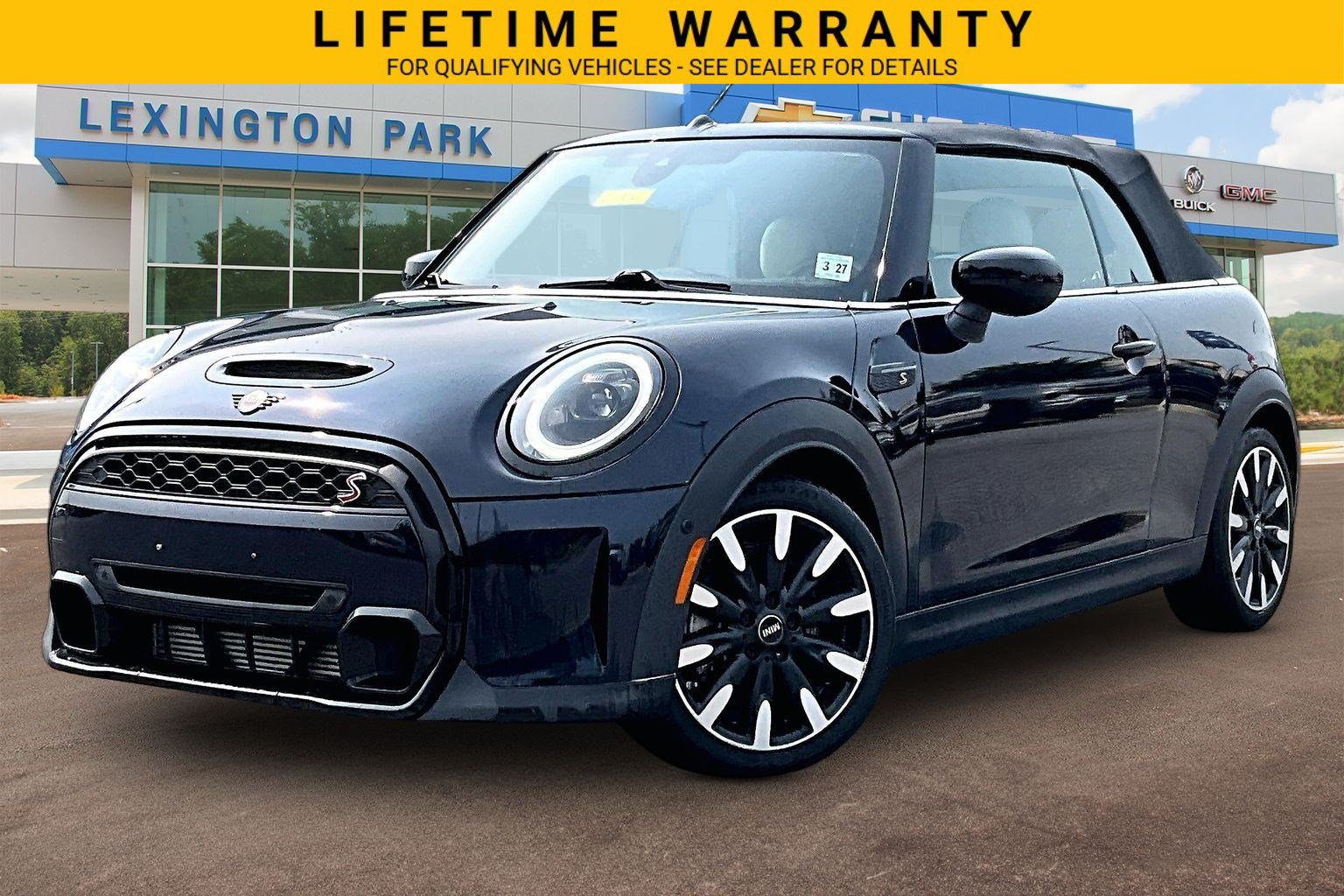 Used 2022 MINI Cooper S w/ Driver Assistance Package FWD image 2