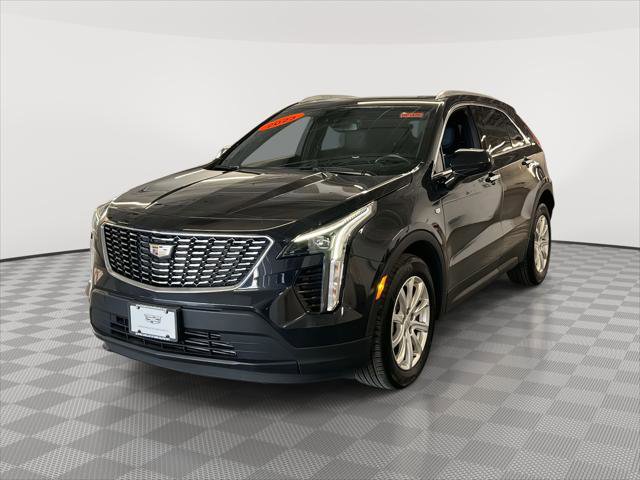Used 2023 Cadillac XT4 Luxury w/ Cold Weather Package image 3