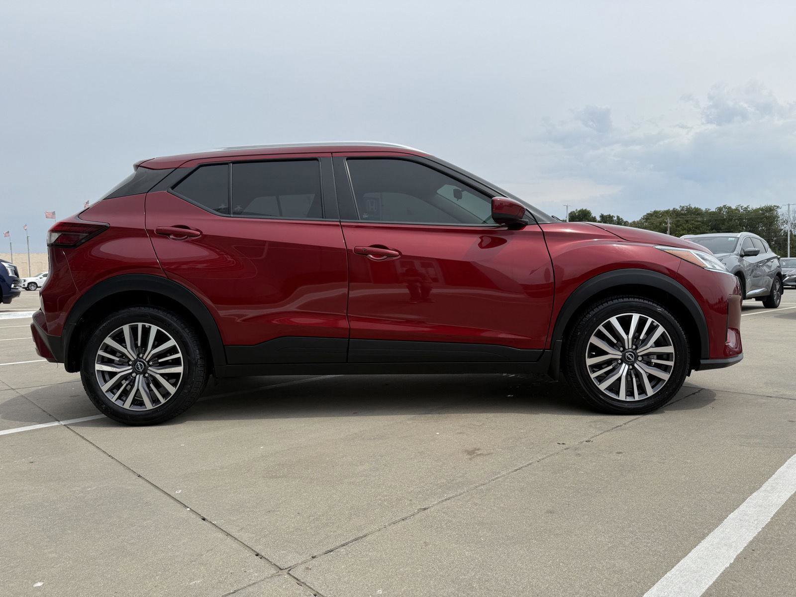 Used 2023 Nissan Kicks SV image 6
