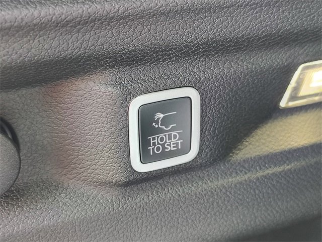 New 2025 Jeep Grand Cherokee L Altitude image 33