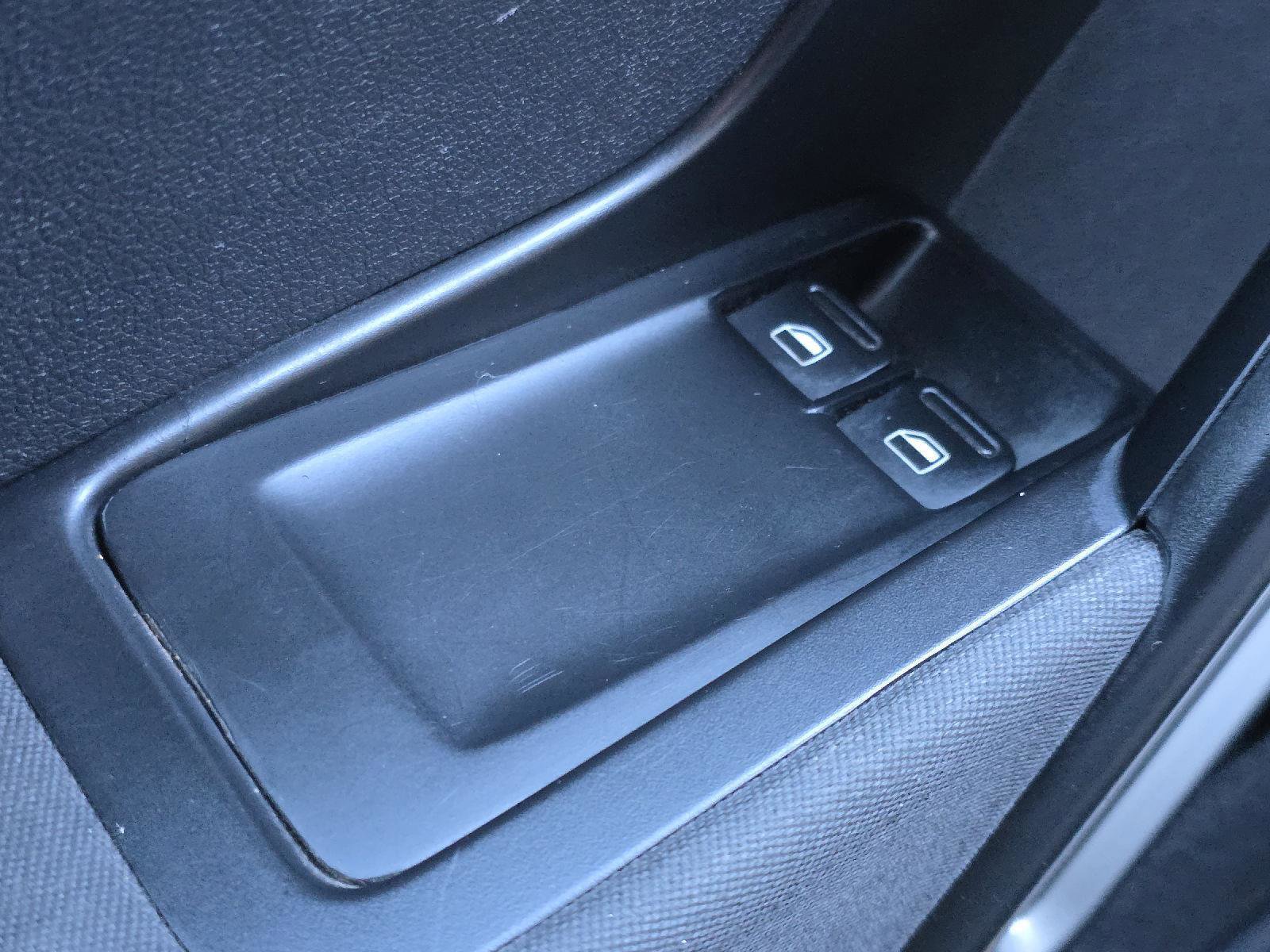 Used 2019 Volkswagen Beetle 2.0T S FWD image 10