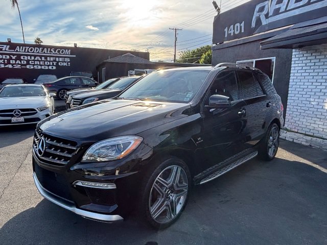 Used 2012 Mercedes-Benz ML 63 AMG 4MATIC w/ AMG Performance Pkg image 14