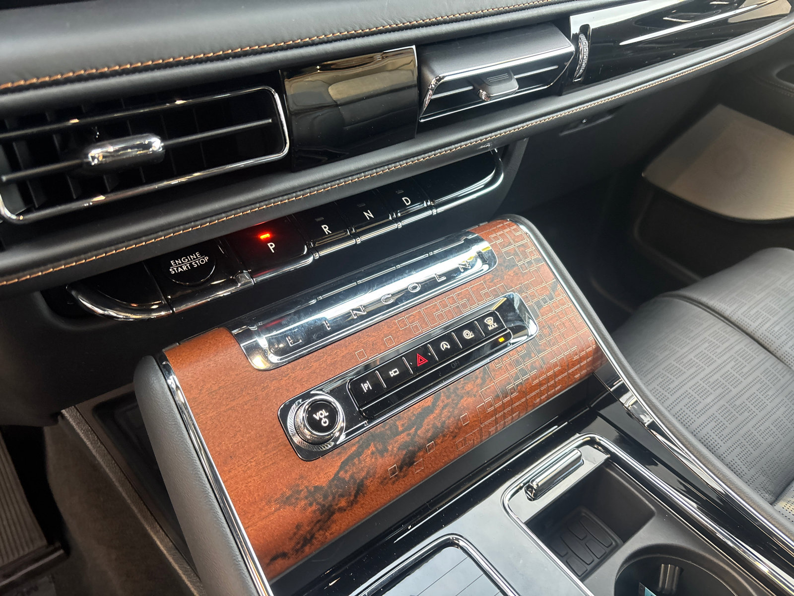 New 2026 Lincoln Aviator Black Label w/ Dynamic Handling Package image 22