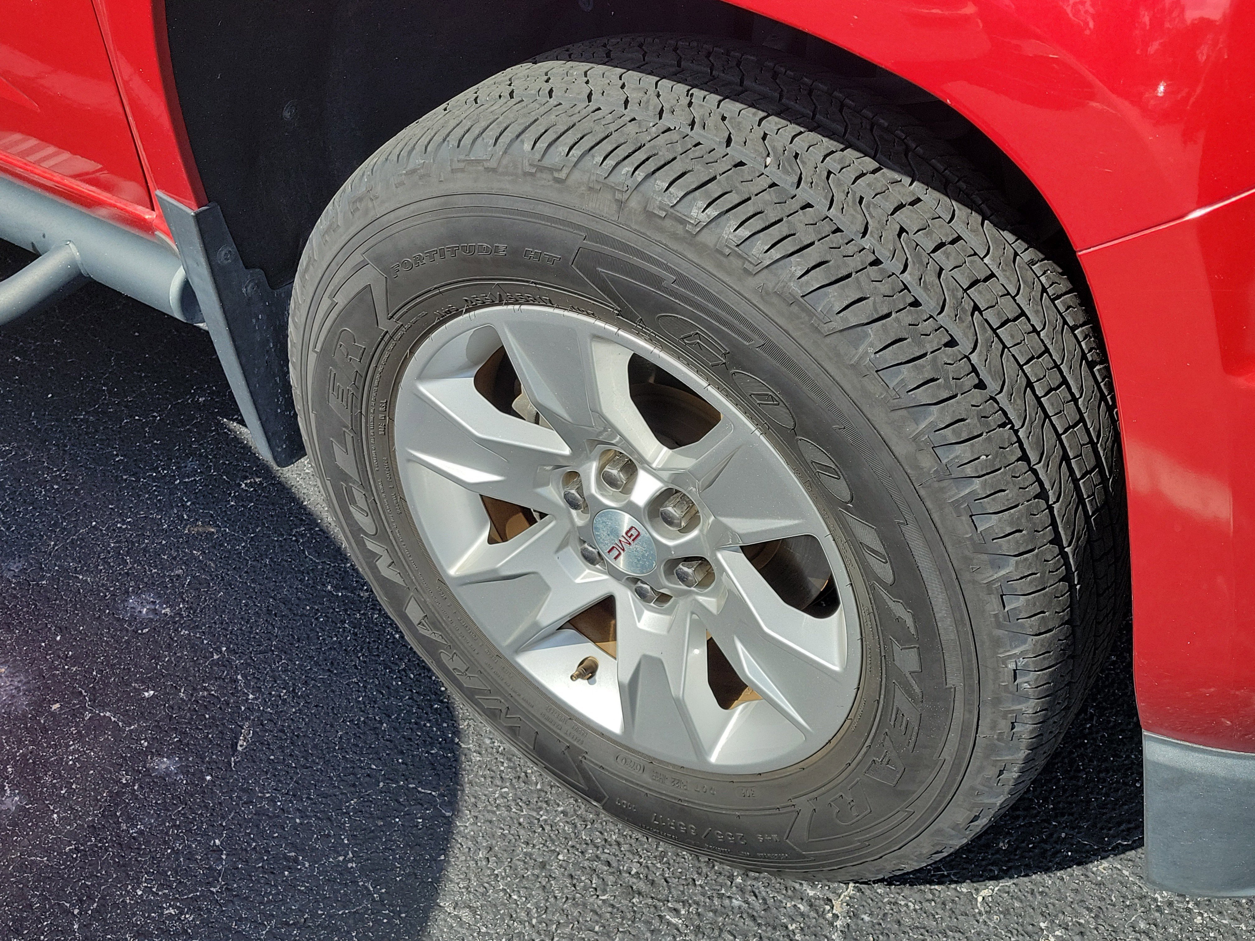 Used 2015 GMC Canyon SLE image 8