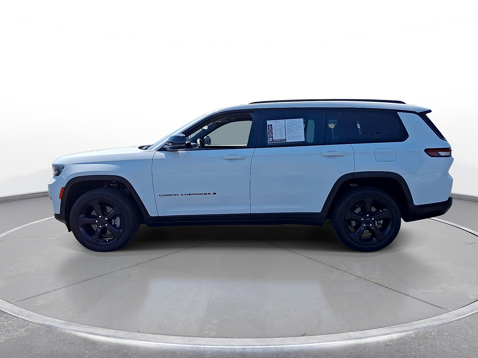 Used 2023 Jeep Grand Cherokee L Laredo AWD/4WD image 5