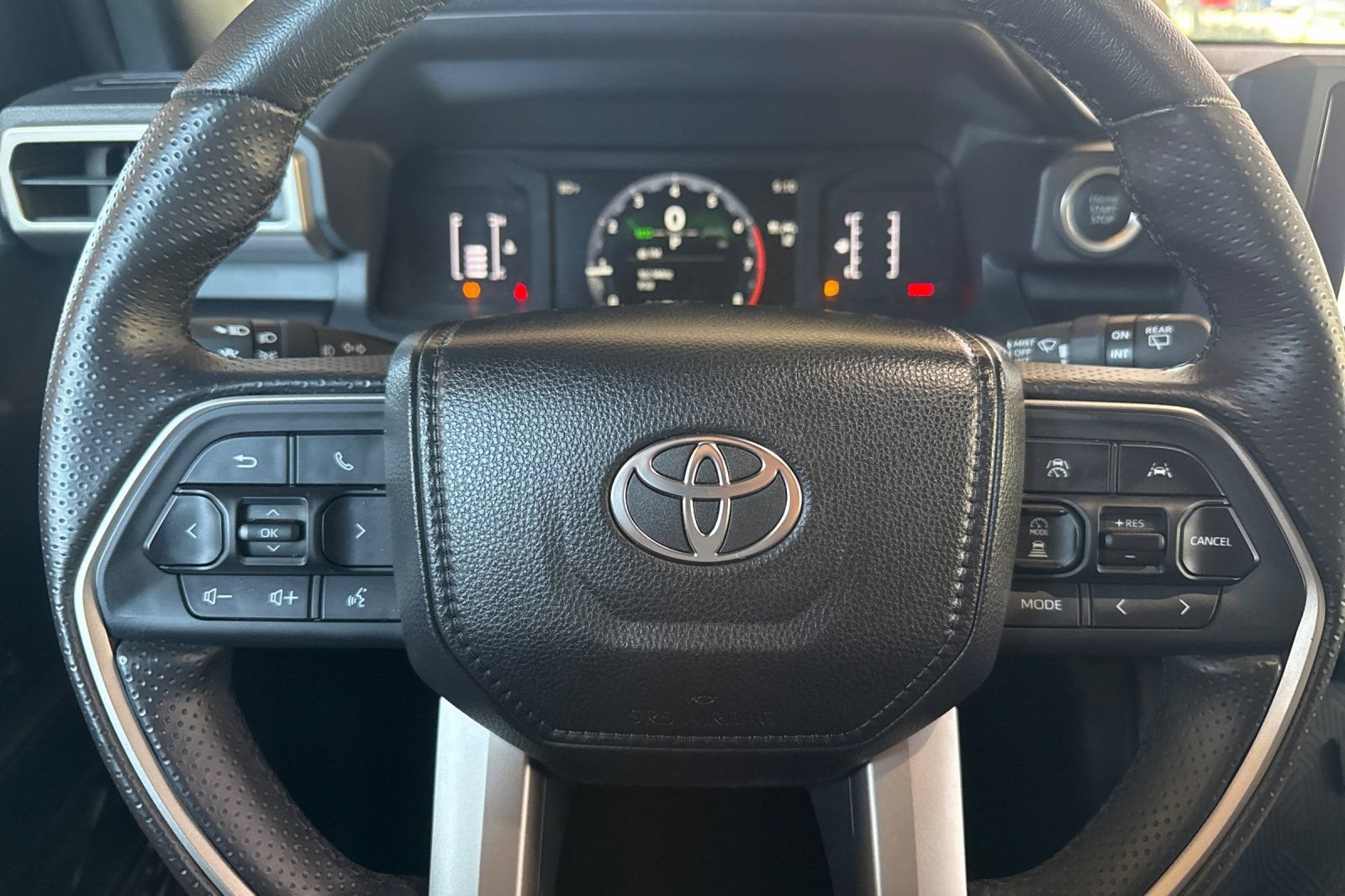 Used 2025 Toyota 4Runner SR5 AWD/4WD image 23