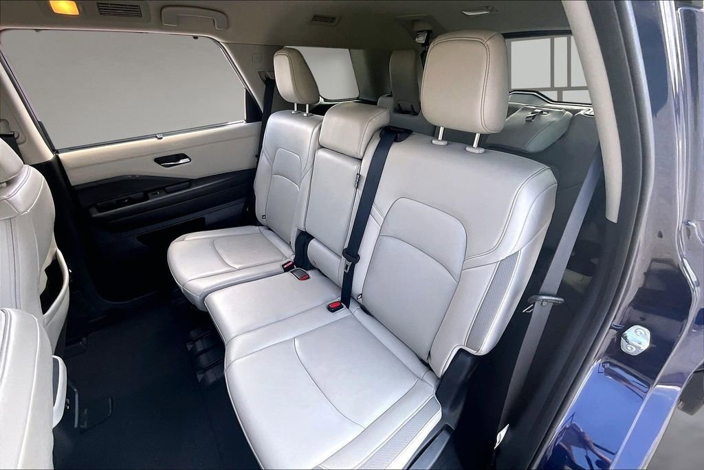 Used 2023 Nissan Pathfinder SL image 21