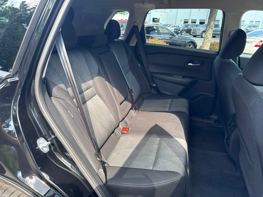 Certified 2025 Nissan Rogue SV FWD image 37