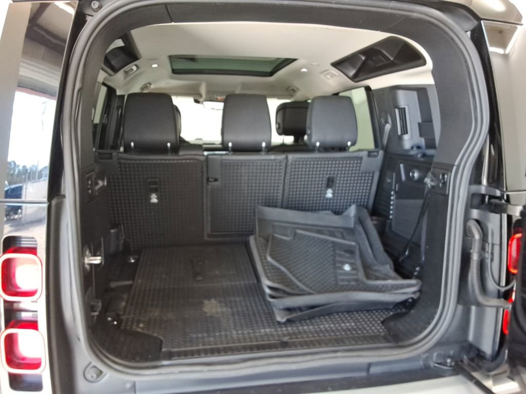 Used 2020 Land Rover Defender 110 HSE image 18