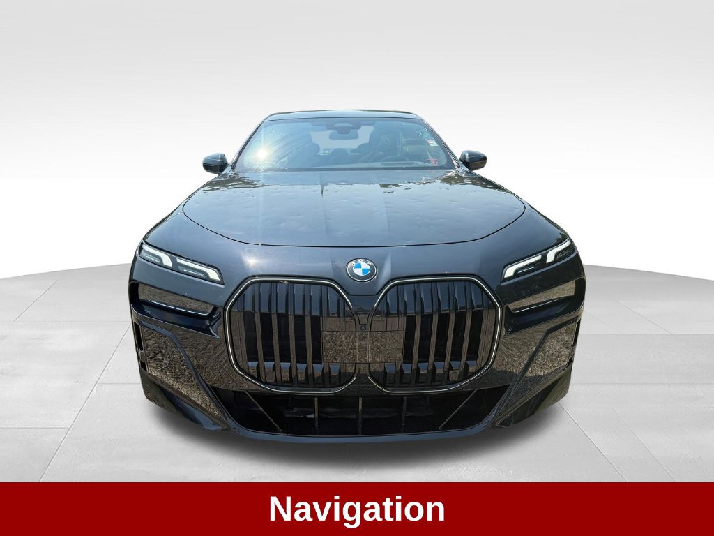 Used 2025 BMW 740i xDrive AWD/4WD image 10