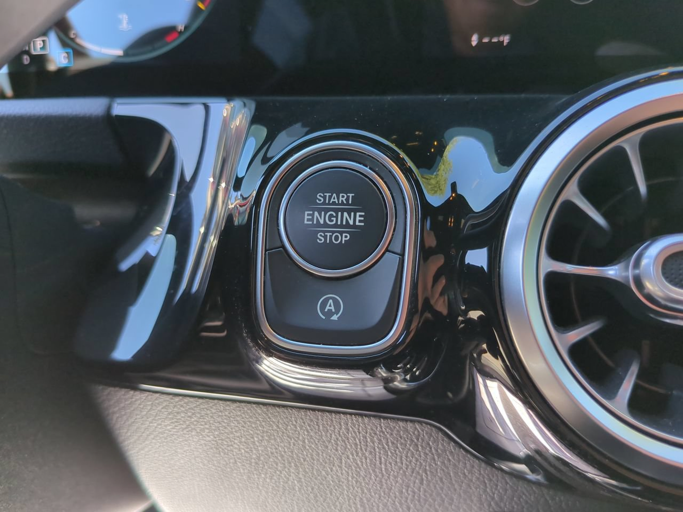 Used 2021 Mercedes-Benz GLA 250 4MATIC image 32