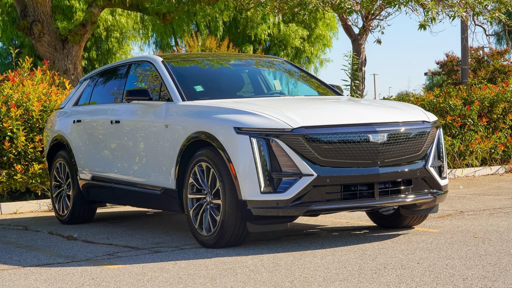 New 2026 Cadillac Lyriq Sport RWD image 5