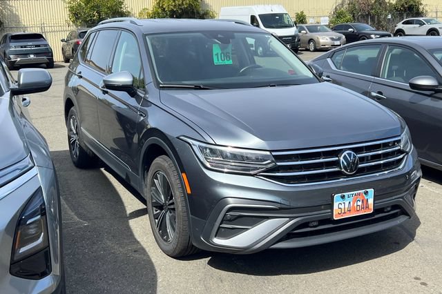 Used 2024 Volkswagen Tiguan Wolfsburg Edition AWD/4WD image 2