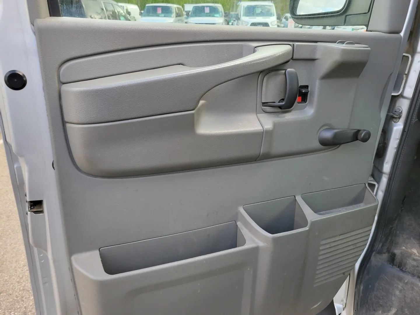 Used 2011 Chevrolet Express 3500 LS RWD image 18