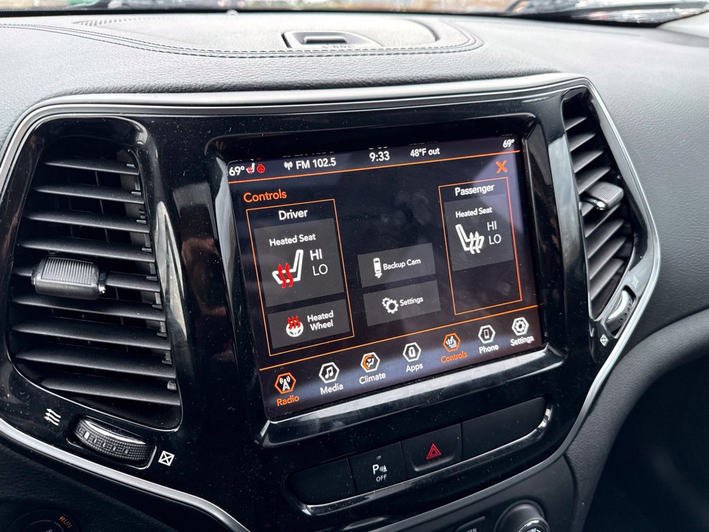 Used 2019 Jeep Cherokee Limited AWD/4WD image 12