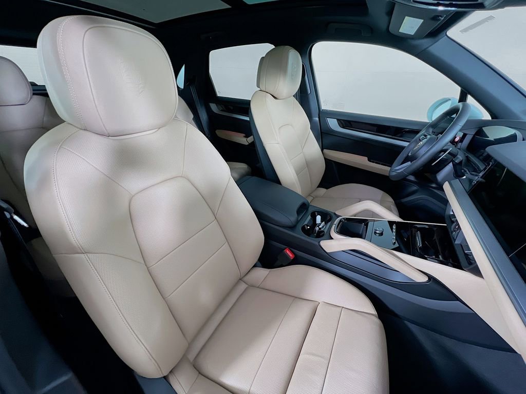 New 2026 Porsche Cayenne image 30